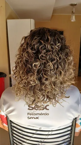 Corte para cabelos cacheados