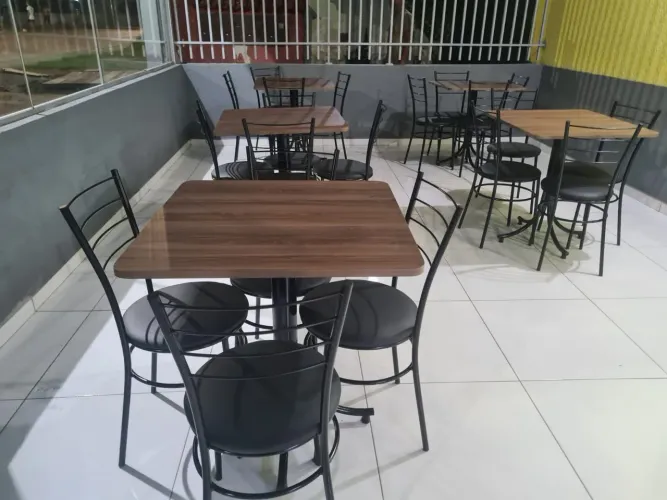 Cadeiras e Mesa para Restaurante