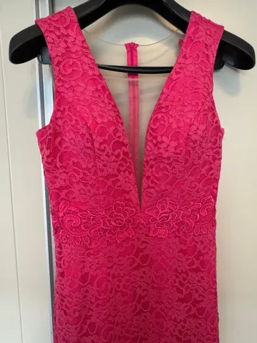 Vestido festa rosa pink com renda