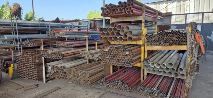 TUBOS DE FERRO E AÇO