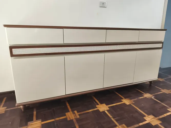 Armário Buffet Vintage com 4 gavetas e 4 portas, detalhes em Palha 1,88