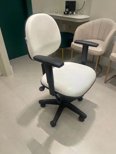 Cadeira de escritório com rodinhas