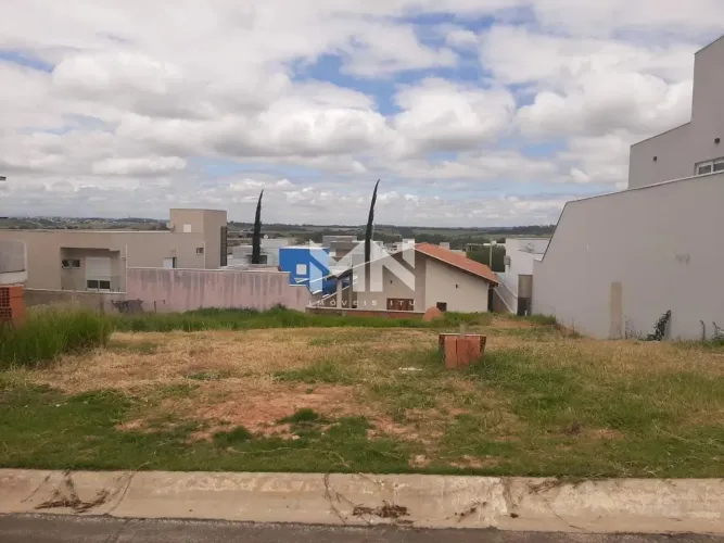 Terreno à venda no Condomínio Lagos D' Icaraí em Salto/SP.