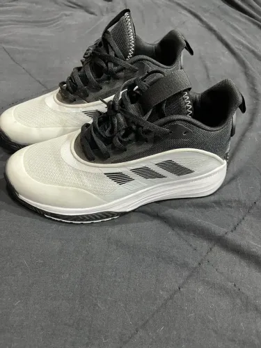 Tenis adidas basquete tam40