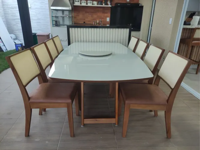 Mesa de Jantar Elegante com 8 Cadeiras de madeira