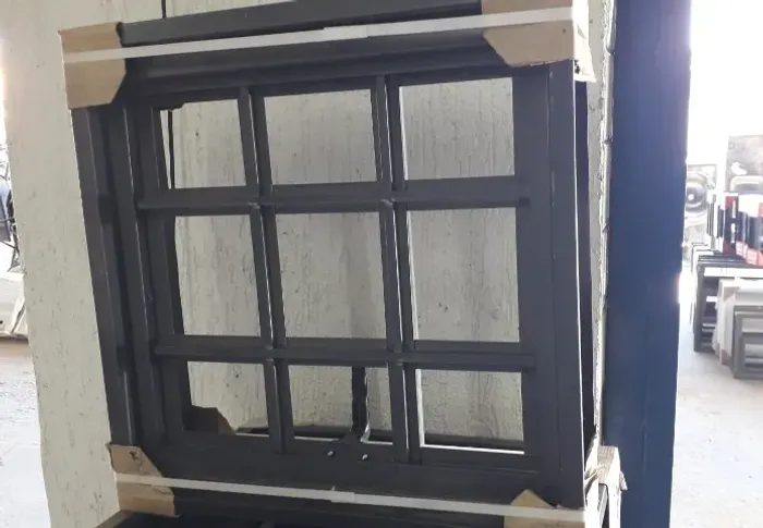 Oferta Basculantes com Grade 50x50 a vista R$129,90