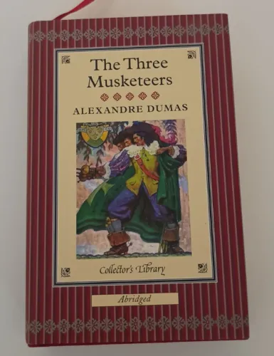 Livro em Inglês - The Three Musketeers - Alexandre Dumas