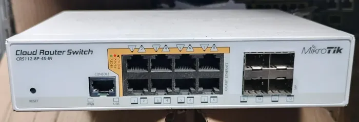 Roteador Cloud Mikrotik CRS112-8P