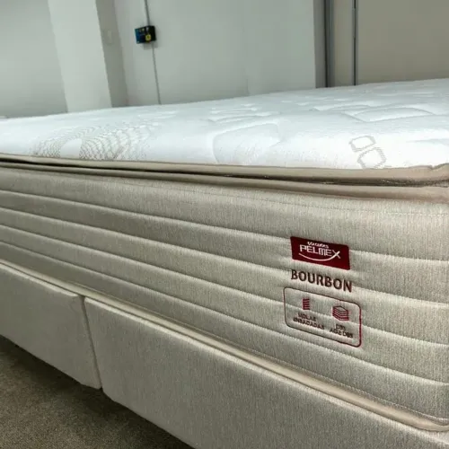 Cama super king com colchão bourbon