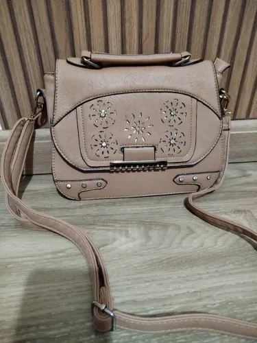 Desapego Bolsa de Ombro com Detalhes Florais