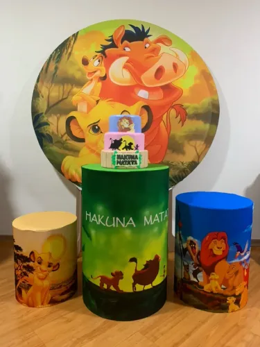 Decoração Festa Tema Rei Leão (capas e bolo fake)