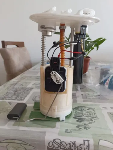 Bomba de combustível do Uno