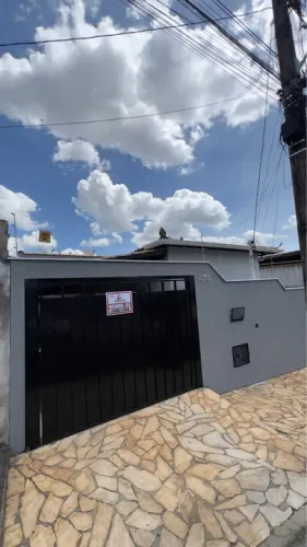 Casa à venda em bairro próximo do shopping de Varginha