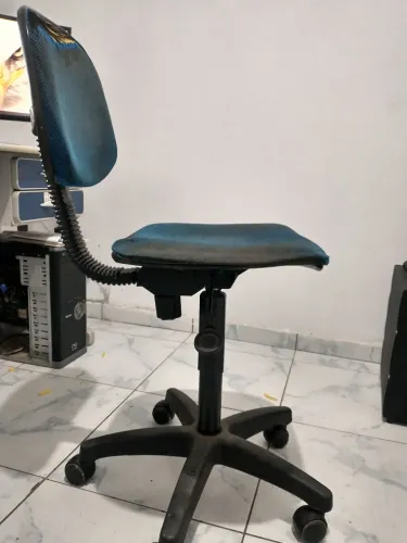 Cadeira de Escritório Confortável e Funcional