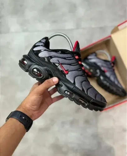 Tenis nike TN plus
