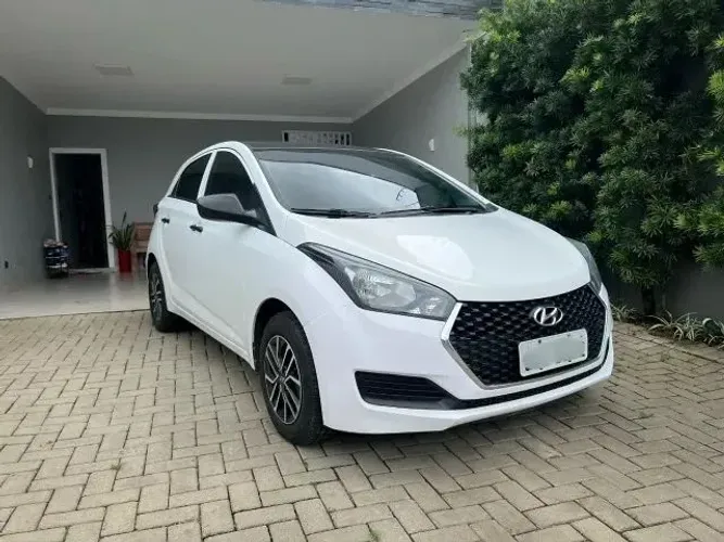 Aluguel de Carro HB20