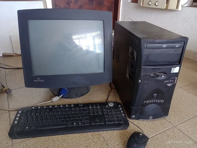 Computador Positivo completo