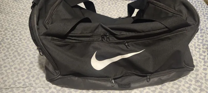 Bolsa da NIKE, grande, forte, original pouco usada, sem nenhum defeito. 