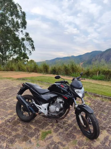Honda cb300r (vendo ou troco por moto do meu interesse)