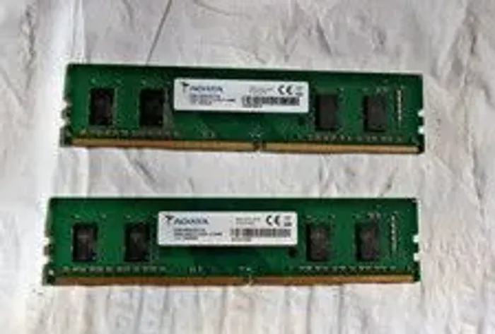 2× 8GB DDR4 3200 MHz = 16GB DDR4