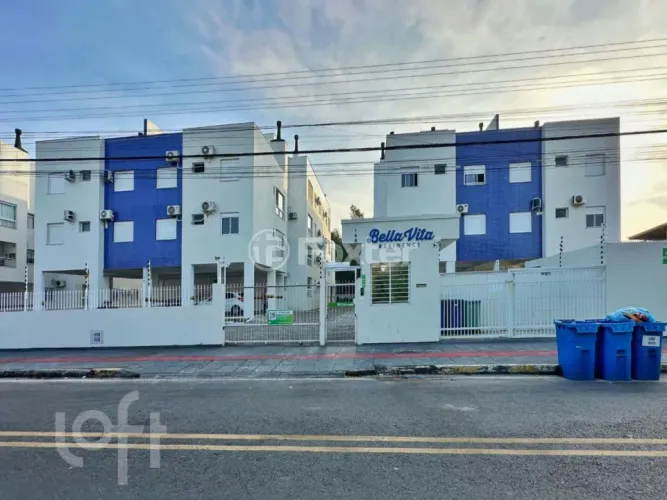 Apartamento à venda Rua Mário Lacombe, Canasvieiras - Florianópolis