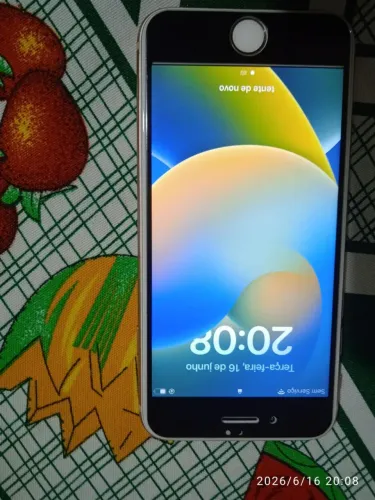 iPhone 8 semi novo