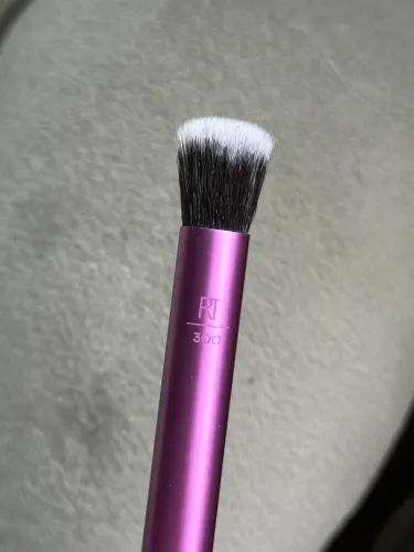 Pincel RT300 real techniques