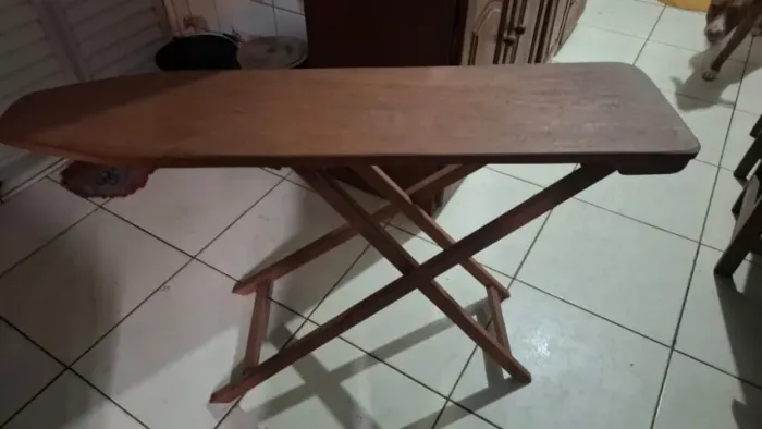 Tábua de Passar Roupa - Retrátil (Angelim)
