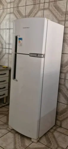 Geladeira Brastemp - Semi nova - torrando mudança