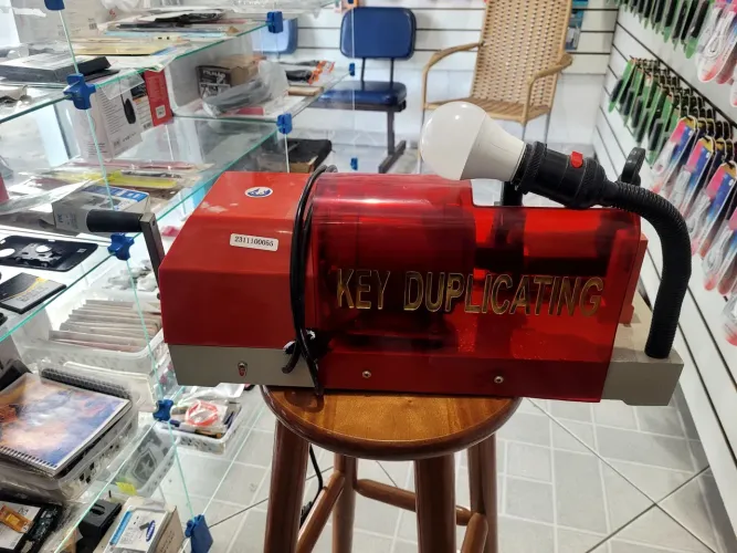 Maquina pra fazer chave meses nova