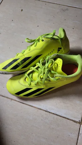 Chuteira Adidas Verde Florescente