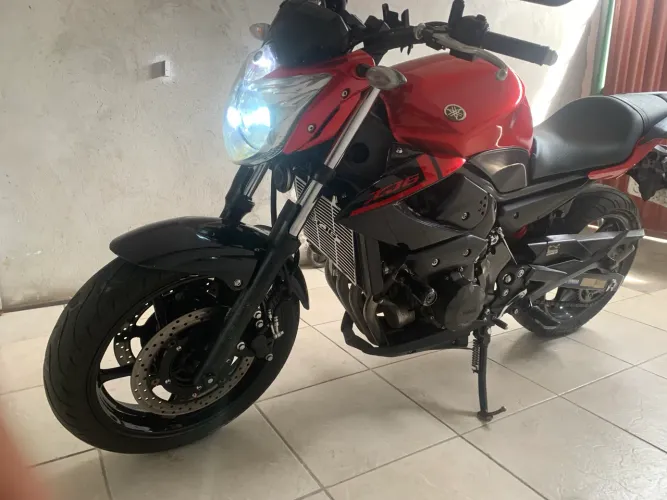 Vendo moto impecável