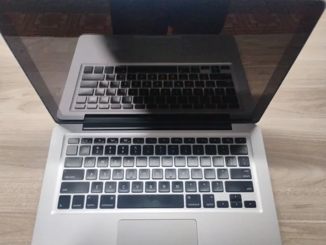 MacBook pro 2011