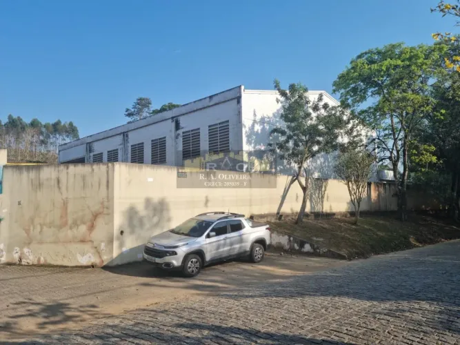 Galpão para Locação em Guararema, Lambari, 4 banheiros