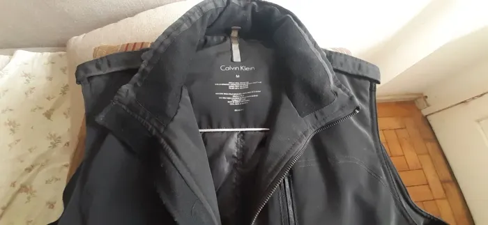 colete Calvin Klein emborrachado 