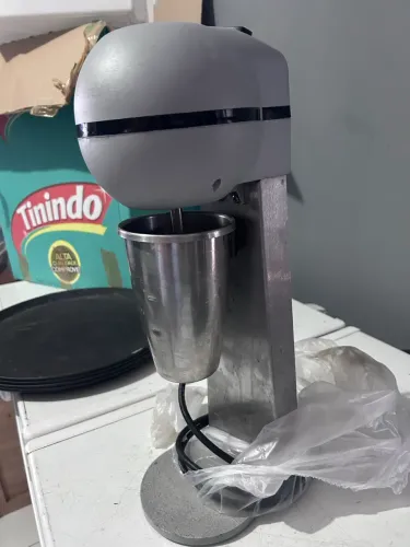 BATEDOR DE MILK-SHAKE 