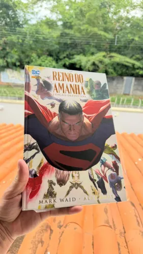 HQ - REINO DO AMANHÃ - EDIÇÃO DEFINITIVA - CAPA DURA - PANINI