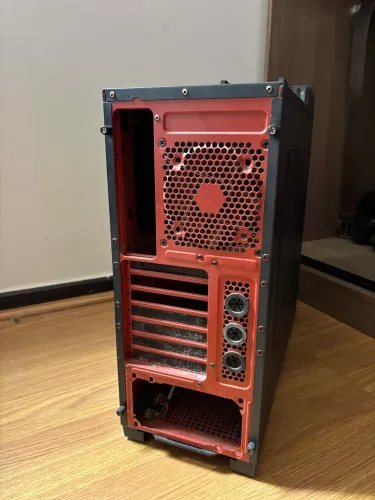 Gabinete computador usado