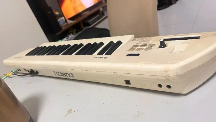Teclado Roland Lucina ax 09