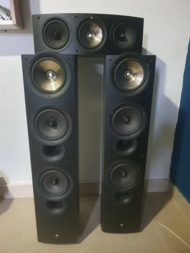 caixa torre Kef IQ 9 
