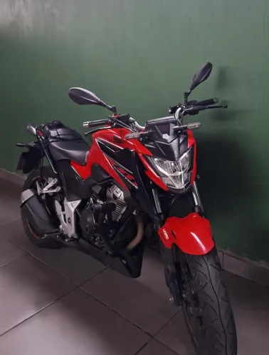 CB Twister 300F só pegar e rodar!