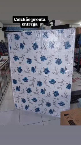 Colchão de casal. Tamanho padrão