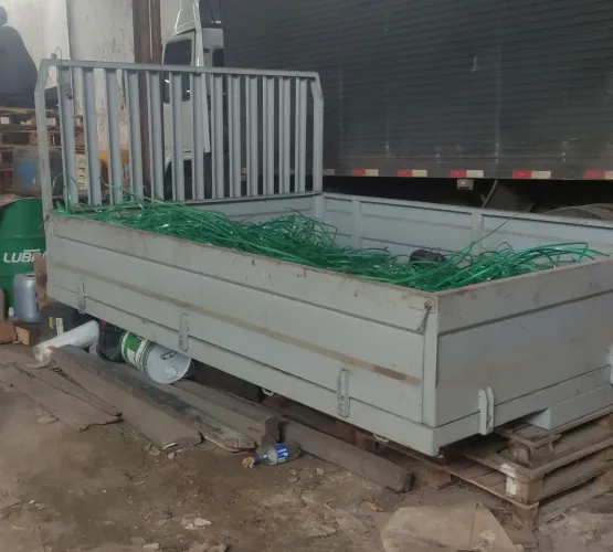 Carroceria de metal para caminhão