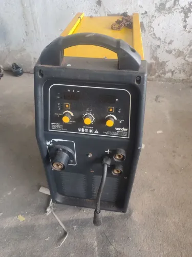 Máquina para solda multiprocessos