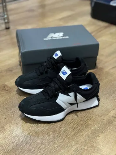 New Balance 327 Preto novo sem uso 42