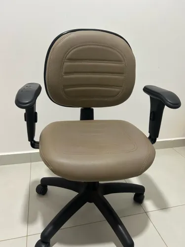 Vendo cadeira de escritório