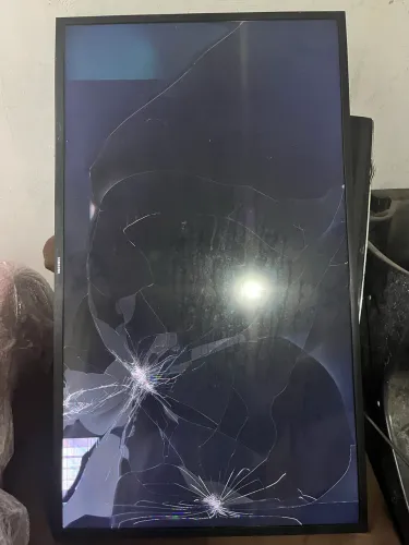 TV Samsung Smart 43 - Tela quebrada