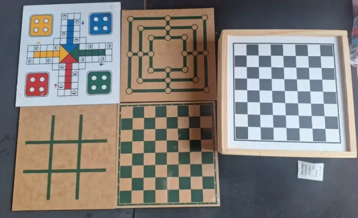 Jogo De Tabuleiro 5 Em 1, Dama, Ludo, Velha, Trilha, Xadrez R$ 40