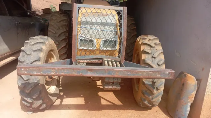 Trator valtra 750