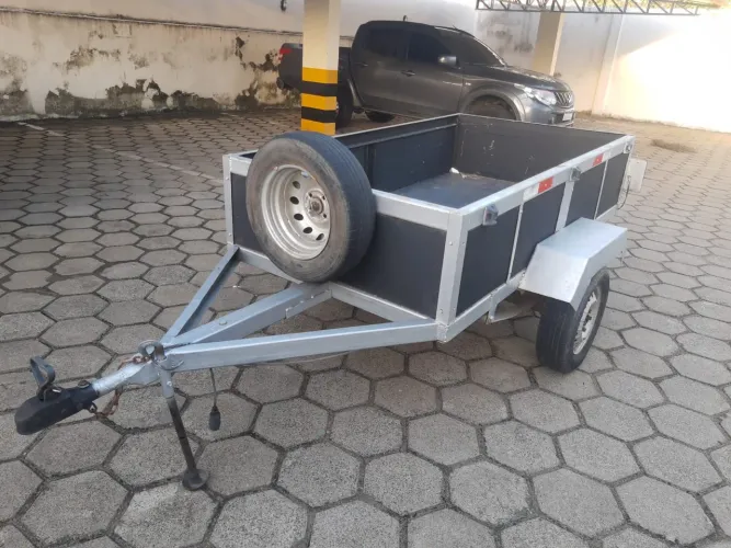 Vende-se carreta